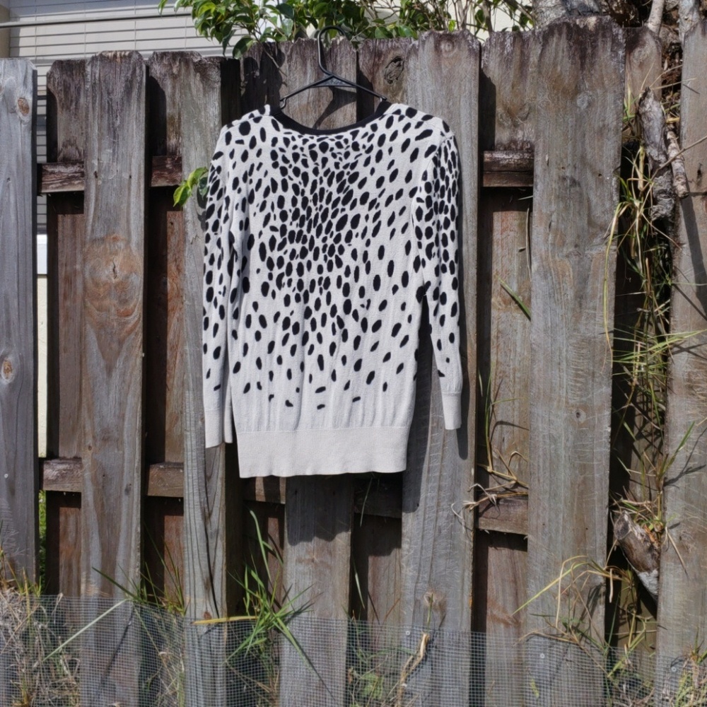 Sweater - Picture 3 of 3